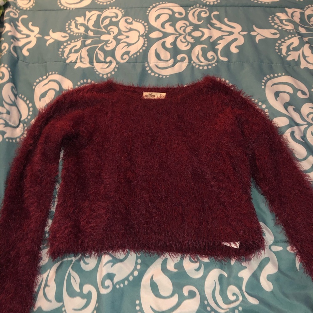 Hollister Maroon Fuzzy Cropped Sweater!